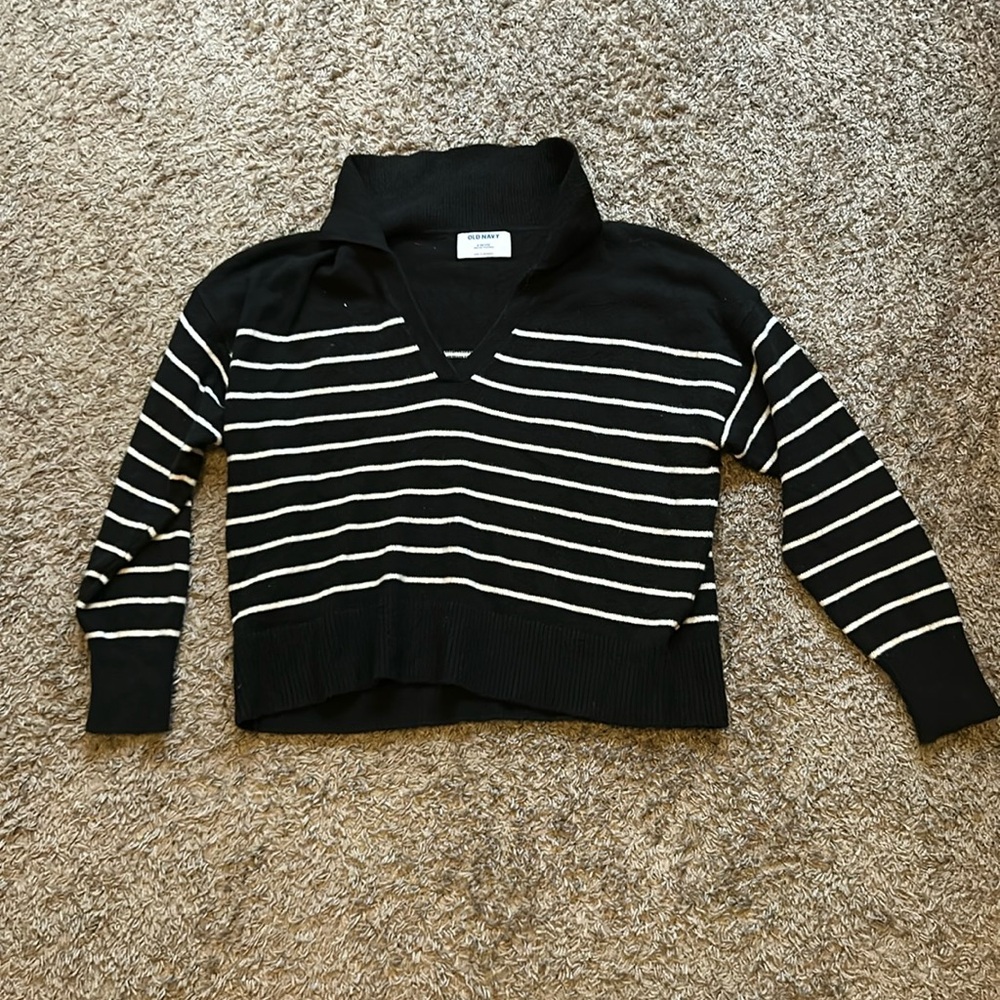 Old Navy Black and White Striped Sweater
